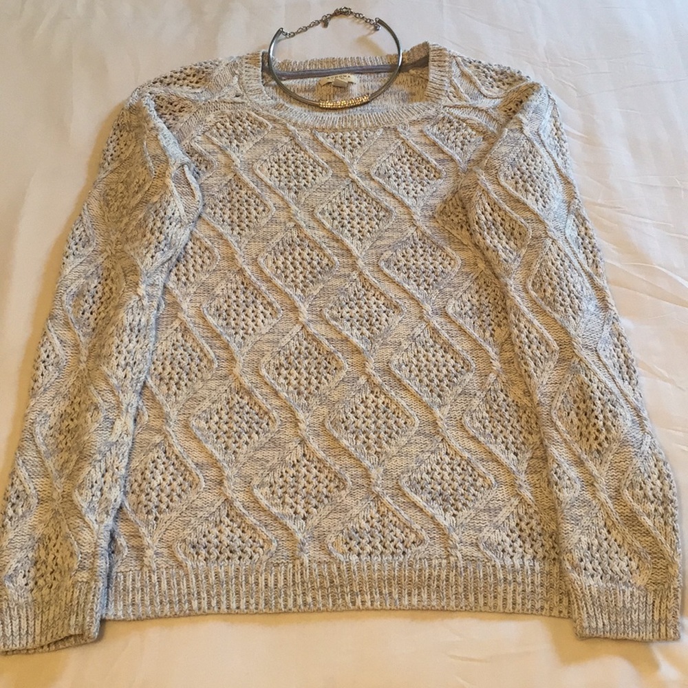 Beautiful sweater like new 💙